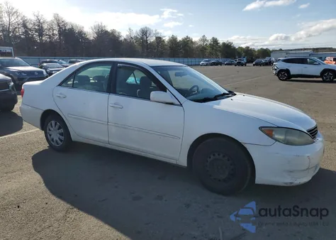 2005 Toyota Camry Le из США, поврежденный, VIN 4T1BE32K05U402199